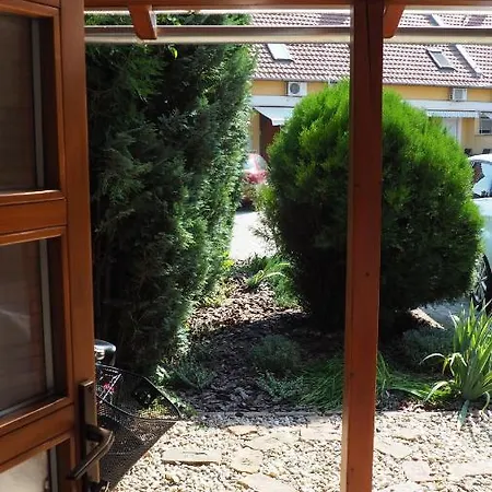 Gyulai Varkert Apartman Apartment